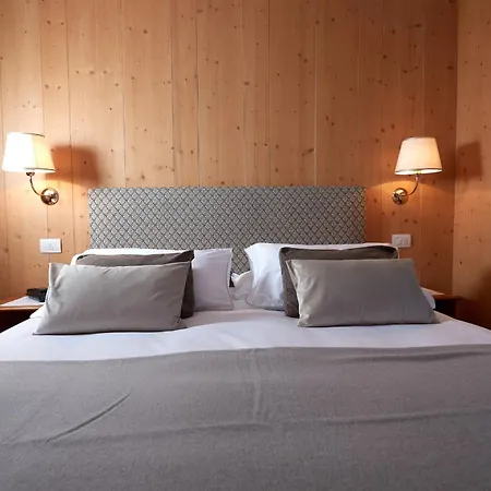 Meuble Cima Bianca Garni Hotel Bormio