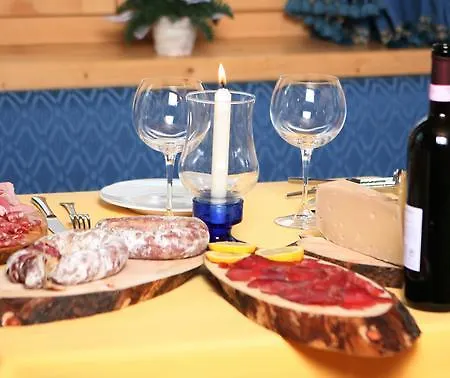 Meuble Cima Bianca Garni Hotel