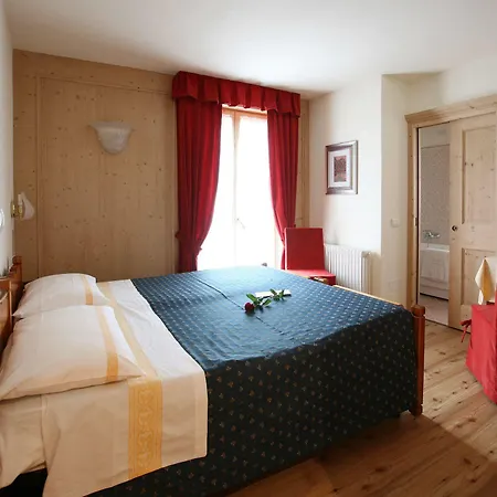Meuble Cima Bianca Garni Hotel 3*