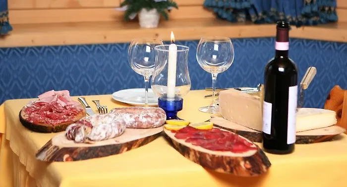 Meuble Cima Bianca Garni Hotel