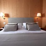 Meuble Cima Bianca Garni Готель Борміо