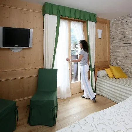 Meuble Cima Bianca Garni Готель 3*