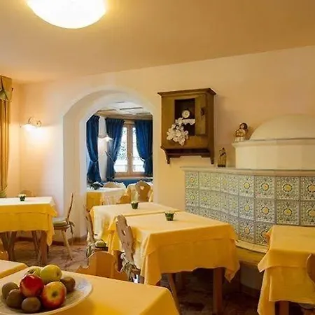 Meuble Cima Bianca Garni Готель 3*